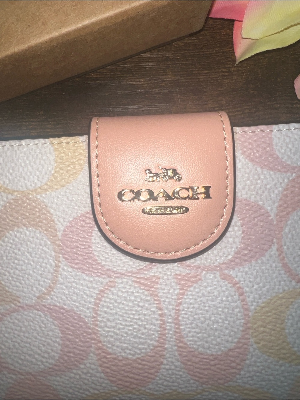 New COACH Medium Corner Zip Wallet In Pretty Signature Canvas - Picture 3 of 10